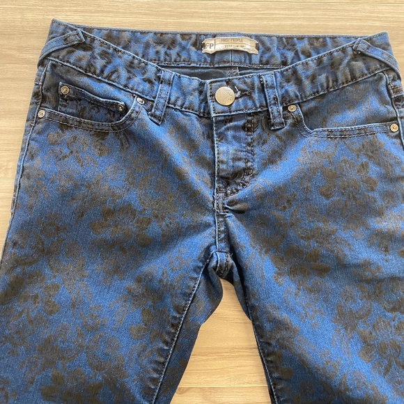 Free People Black Floral Background Jeans - 25 - Picture 2 of 13